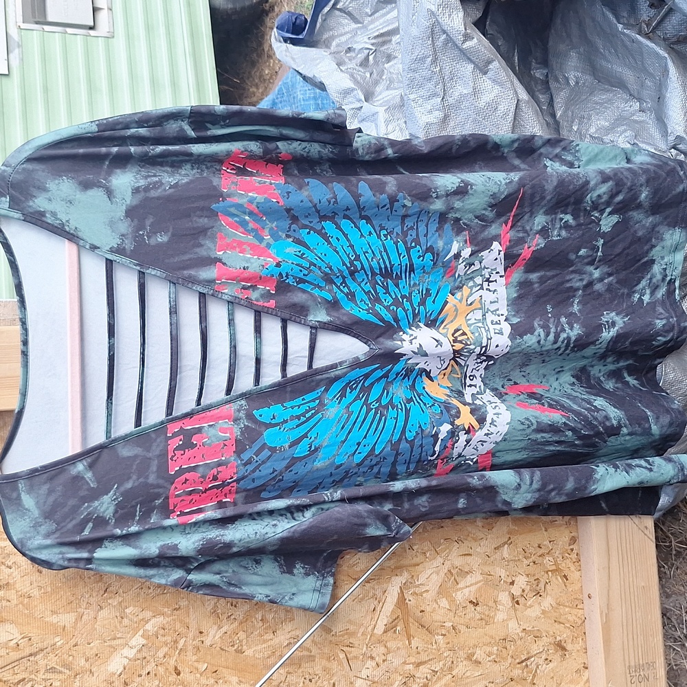 5 For $25 SHEIN Curve Graphic Tee 1XL
